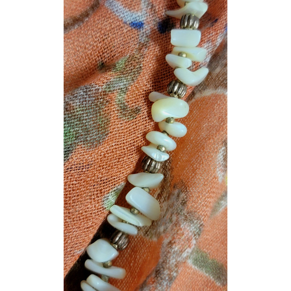 Vintage Miriam Haskell Mother of Pearl Chip Bead Necklace 29" Signed c. 1969 - Picture 7 of 8